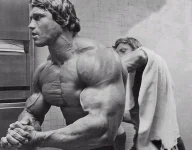 Arnold-bodybuilding-picture-2.webp
