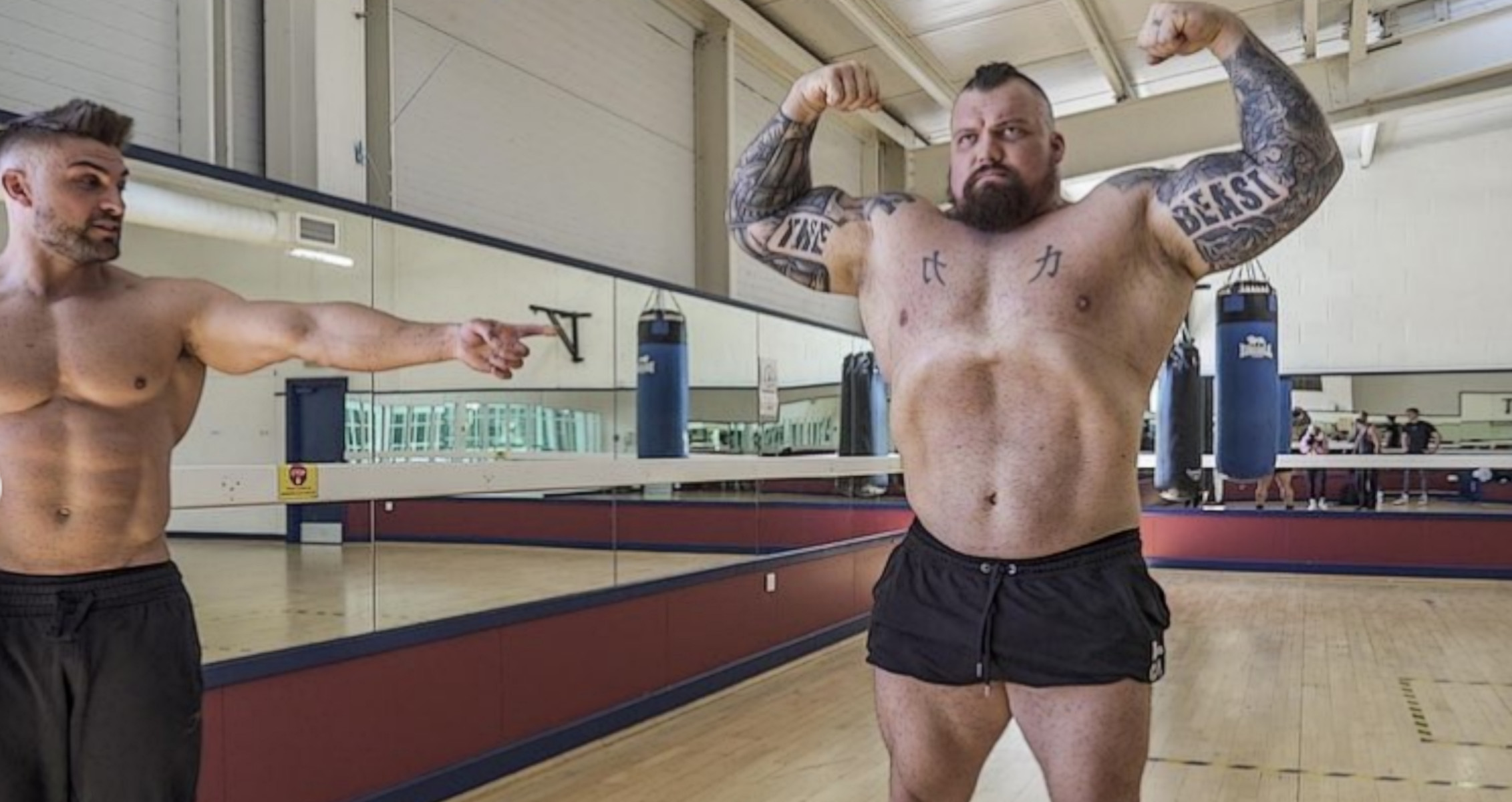 Eddie Hall Trains With Ryan Terry, Hits Vacuum Pose