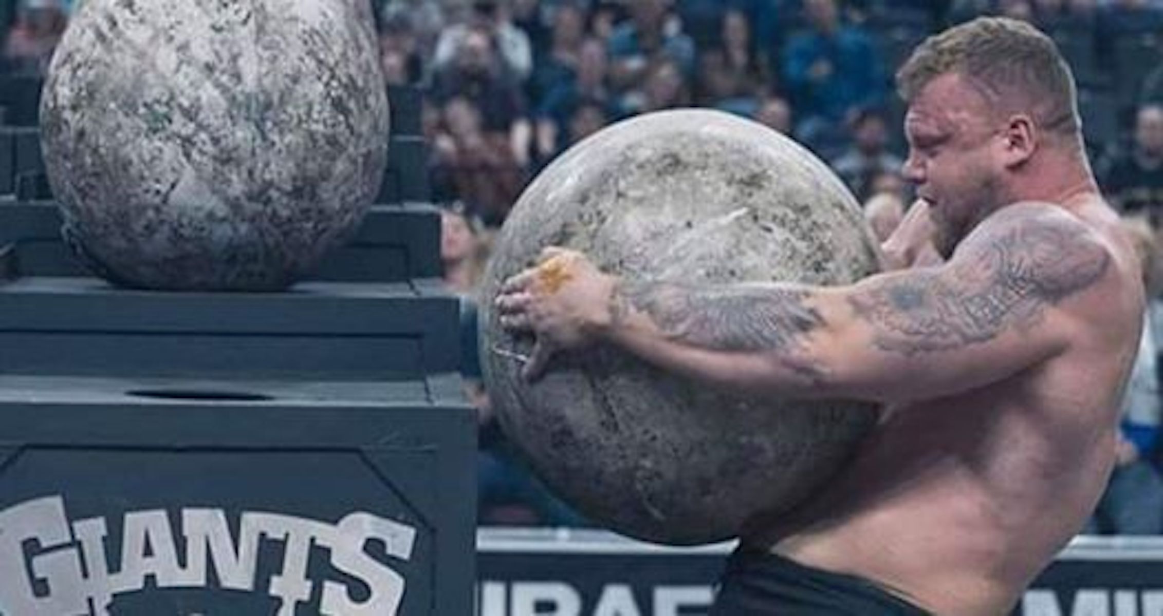 WATCH: Tom Stoltman Laps A 300kg Atlas Stone