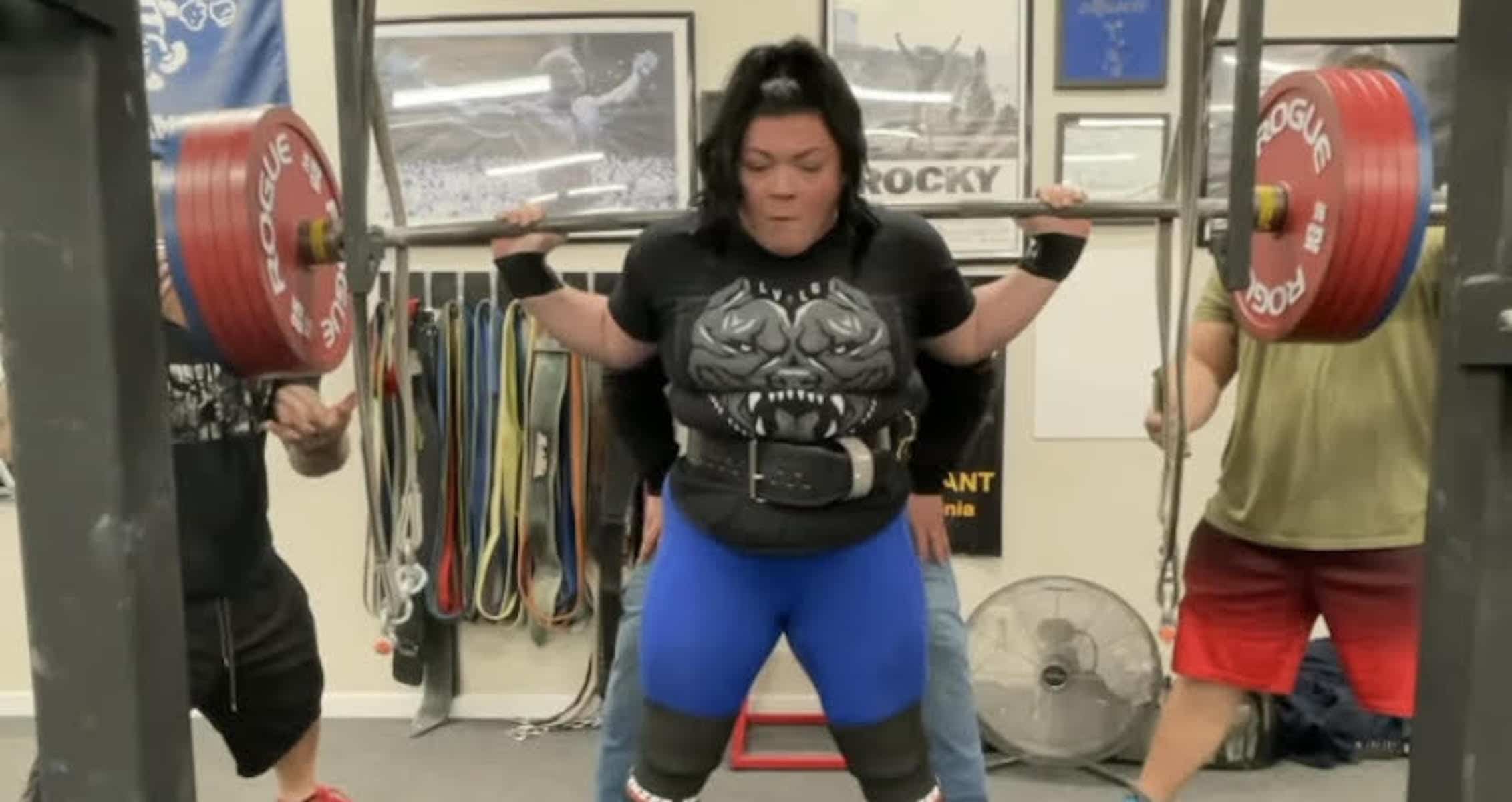 Kiersten Scurlock Completes Huge 584-Pound Squat During Training Session