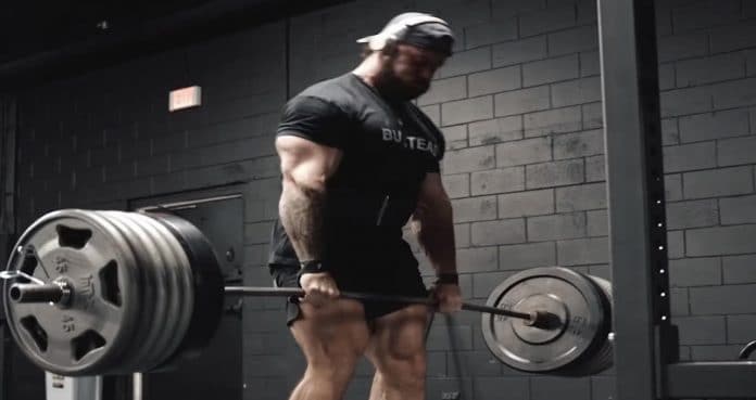 Chris Bumstead Crushes 585-Pound Deadlifts For Six Reps