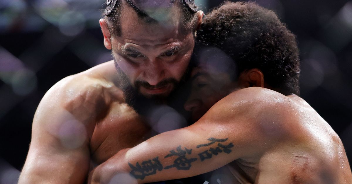 ‘Looks like Jorge didn’t train very hard for this one‘: Fighters react to Jorge Masvidal’s loss, retirement at UFC 287