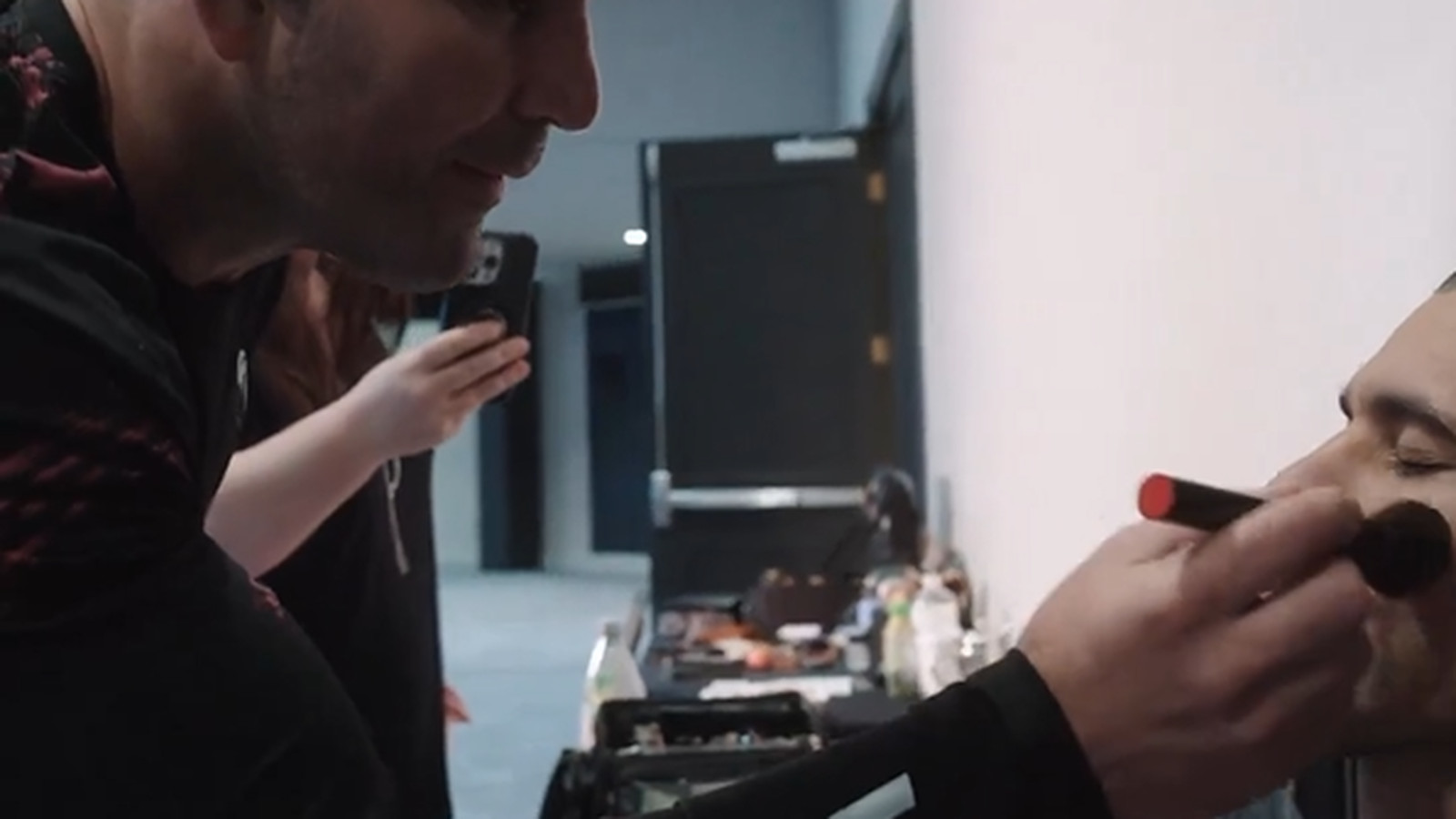 Video! Glover Spooks ‘Poaton’ With Surprise Makeup Prank