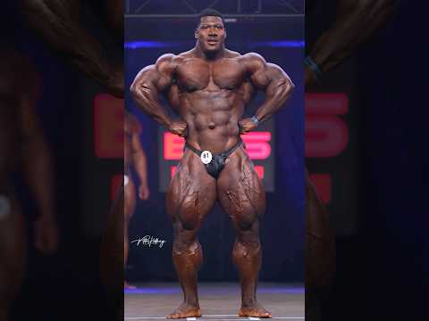 Neckzilla HD posing at Prague qualifier, He will go against Nathan & Samson Today at Prague Pro 2023