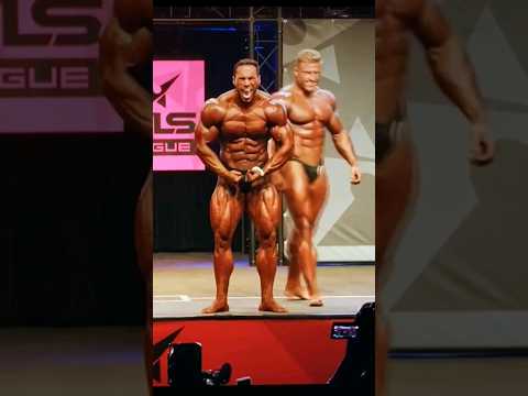 It’s a battle at Prague pro 2023 classic physique prejudging,  Michael Daboul vs Urs Kalecinski