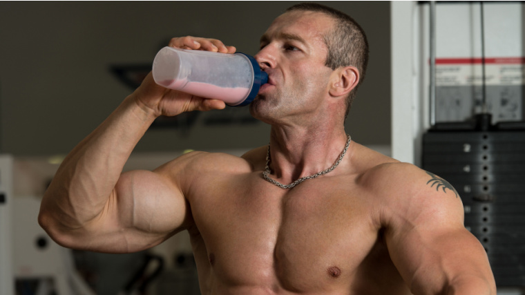 bodybuilder-protein-shake-187920125.jpg