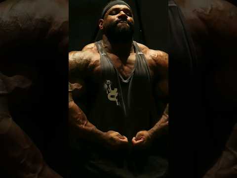 Nathan De Asha back to O2 gyms Kuwait , Did Nathan lose his stocks ? #bodybuilding