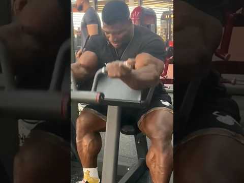 Rubiel Mosquera,  NeckZilla going for the Arnold Classic 2024 ?
