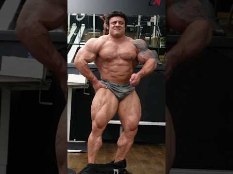 Beef Stu looking massive at the peak off season