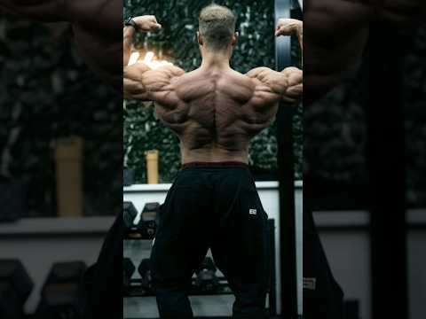Unreal detail on Wesley Vissers’s back ahead of Arnold Classic 2024
