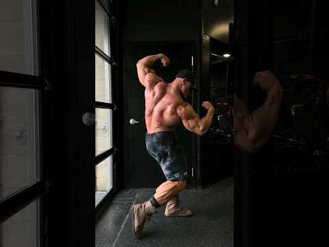 Three quarters back double Bicep by Antoine lookbamazing 10 days out of Arnold with see through skin