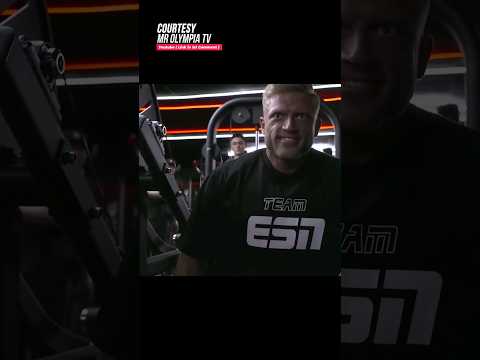 Urs Kalecinski breaks the machine while working out with Chris, Ramon & Wesley
