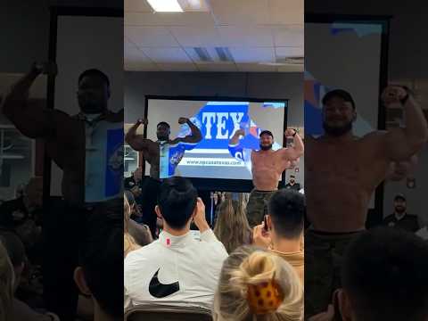 Andrew Jacked and Hunter Labrada posedown in Texas + off season updates