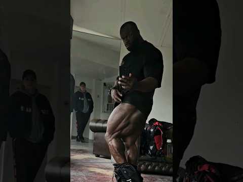 Samson Dauda looking dryer compared to Arnold Ohio,  More sharpness at the expense of size ?