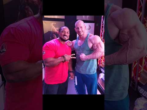 Michal Krizo vs Roelly winklaar , Who has better arms ? Roelly 2 post retirement still rocking it