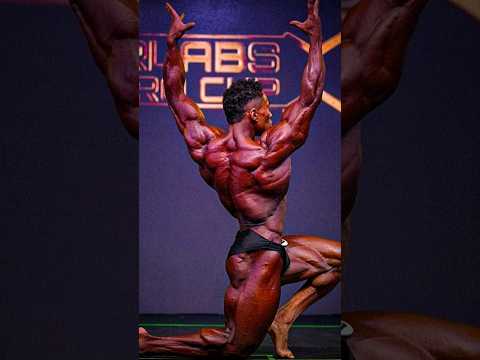 One of the best side leg in open bodybuilding,  4 days out of Arnold Brazil 2024